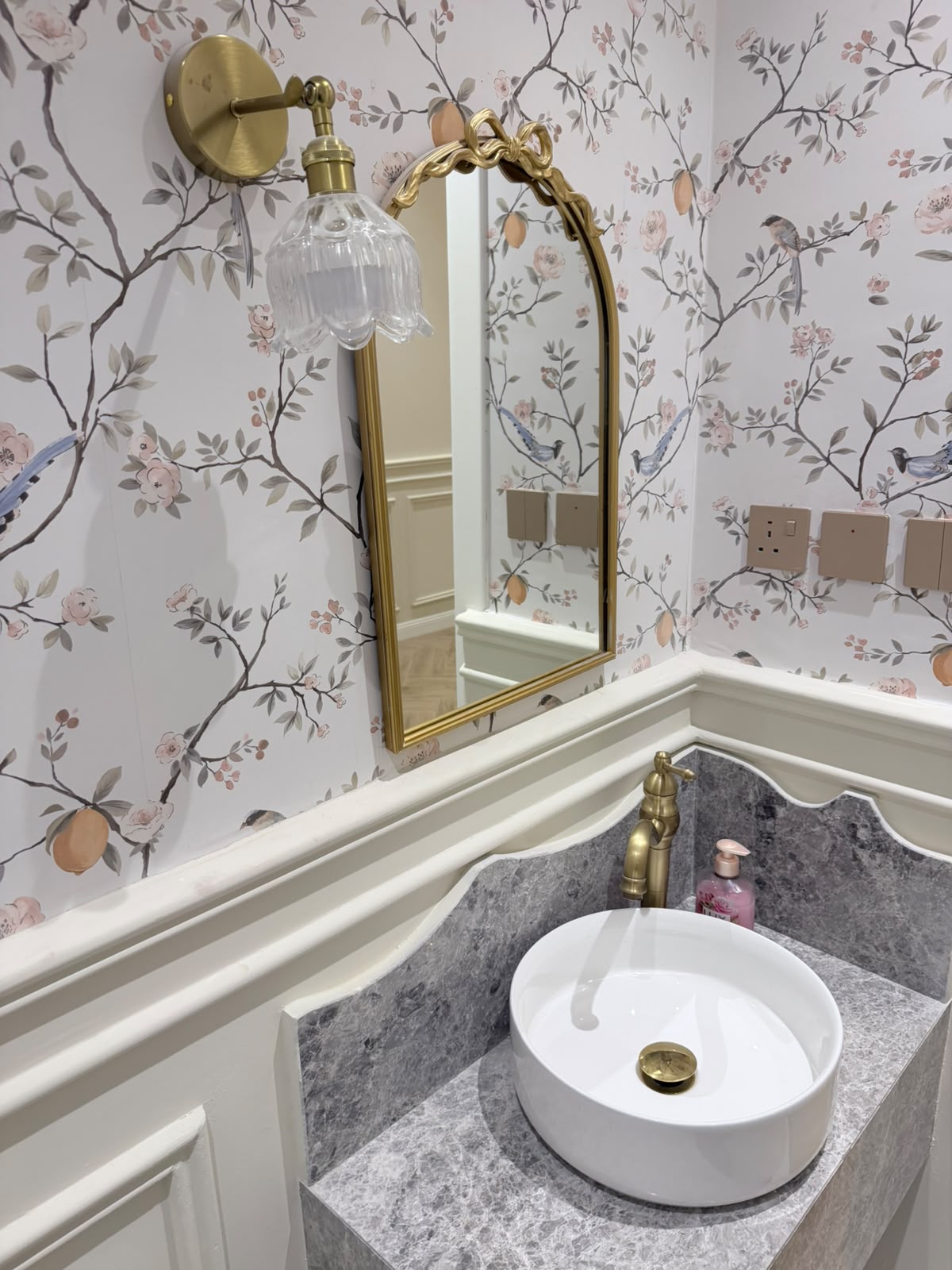 Interior finishing at DAL Beauty Salon for Women in Riyadh